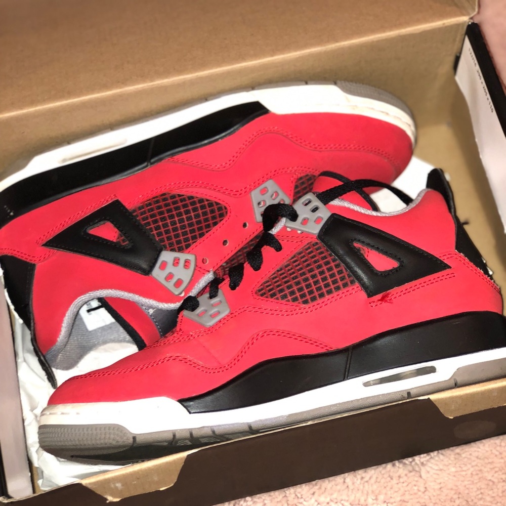 Jordan’s size 5.5Y